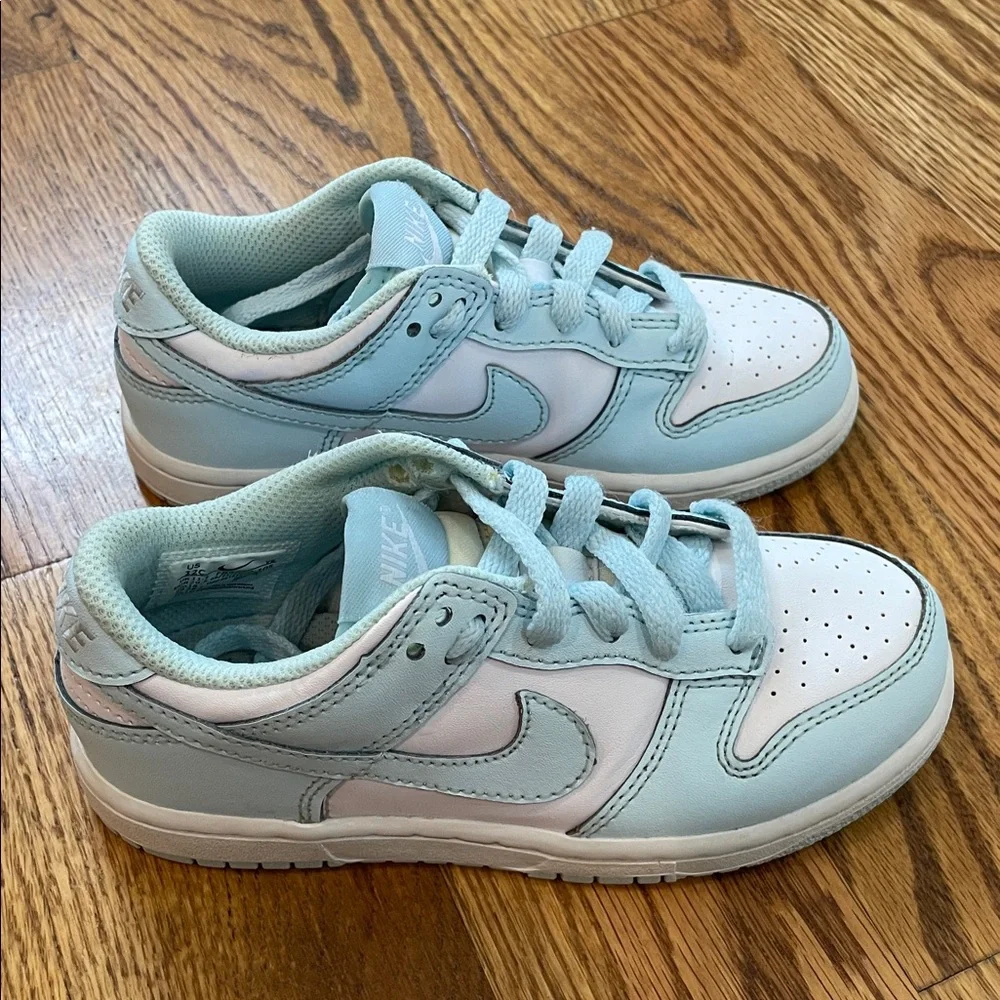 Kid’s Nike Dunk Low White/Glacier Blue Sneakers/Shoes. Size 12C.